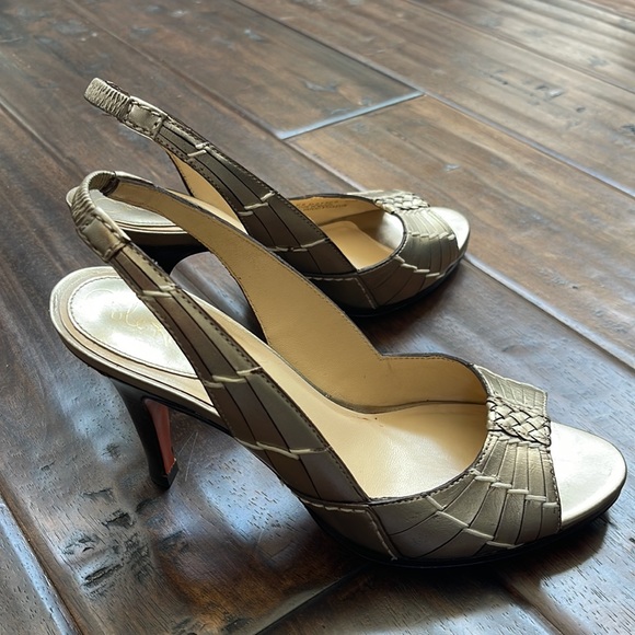 Cole Haan slingback heels - Picture 4 of 8